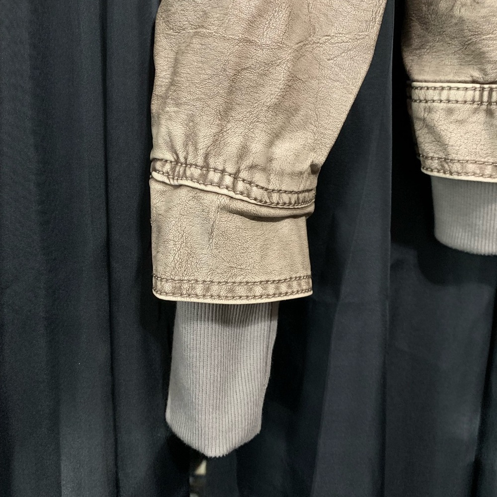 Jacket - Picture 3 of 10